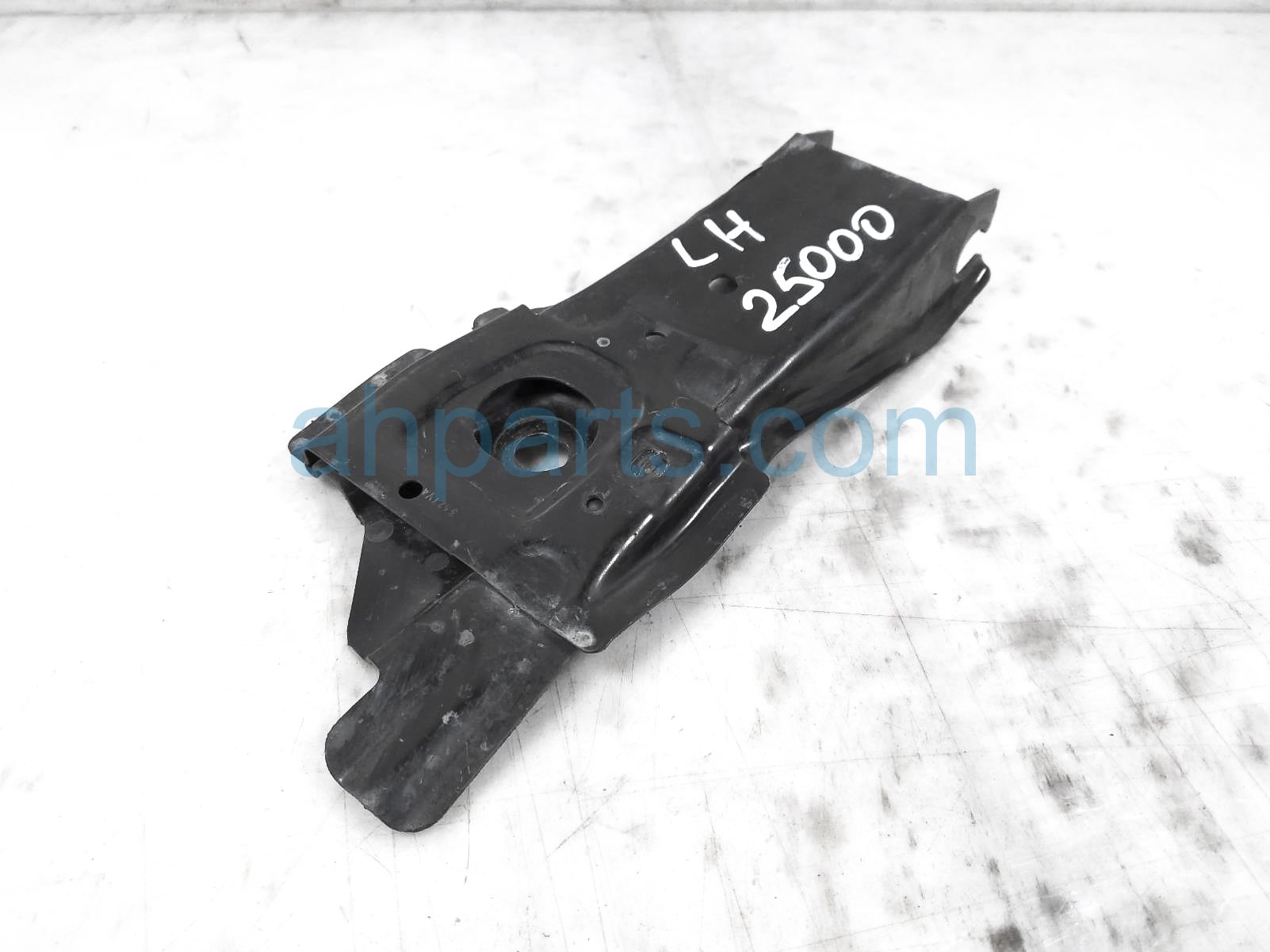 $20 Honda FR/LH SUB FRAME STAY BRACKET $20 Honda FR/LH SUB FRAME STAY BRACKET