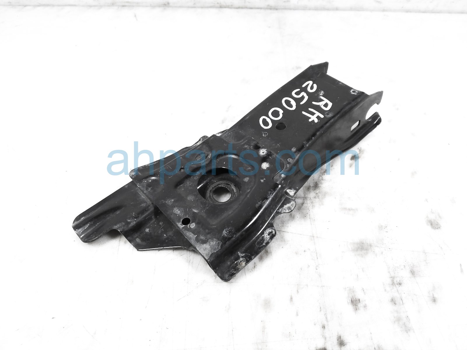 $20 Honda FR/RH SUB FRAME STAY BRACKET $20 Honda FR/RH SUB FRAME STAY BRACKET