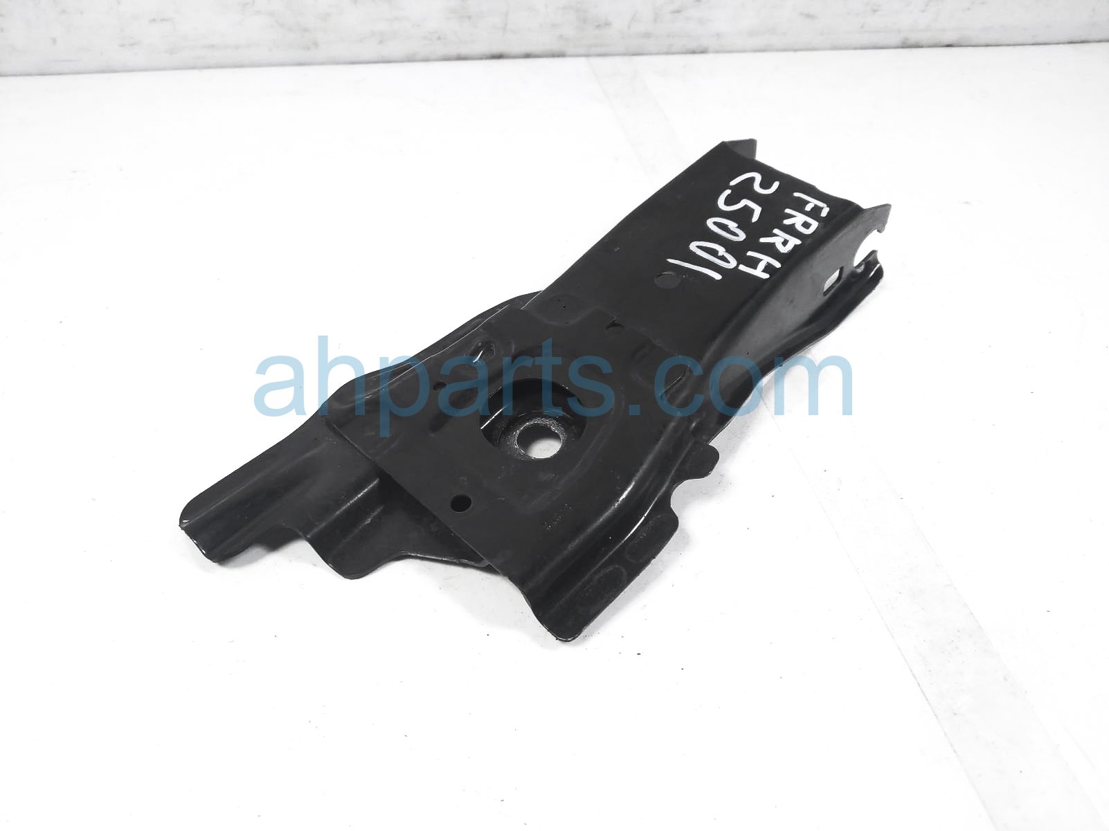 $30 Honda FRONT RH CROSS-MEMBER STAY BRACKET $30 Honda FRONT RH CROSS-MEMBER STAY BRACKET