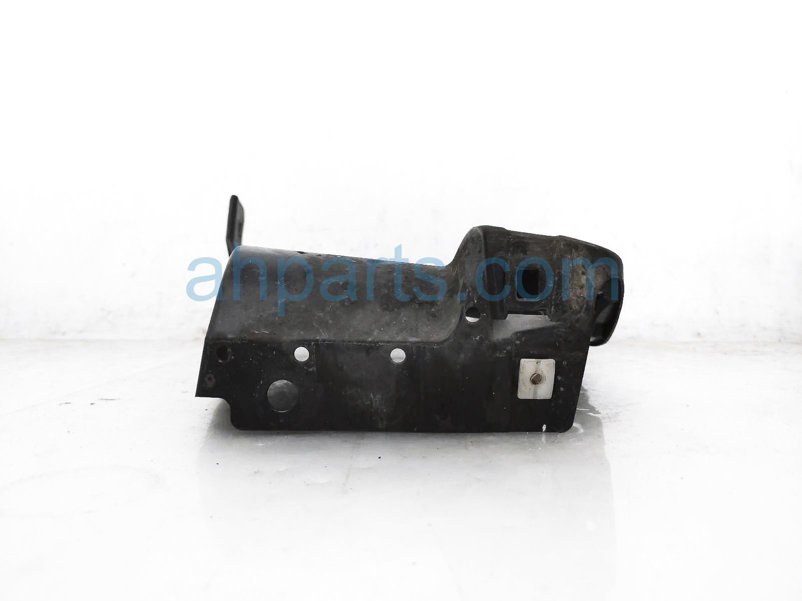 Sold 2024 Toyota Prius Rear Driver Inner Bumper Seal - Le 52592-47100