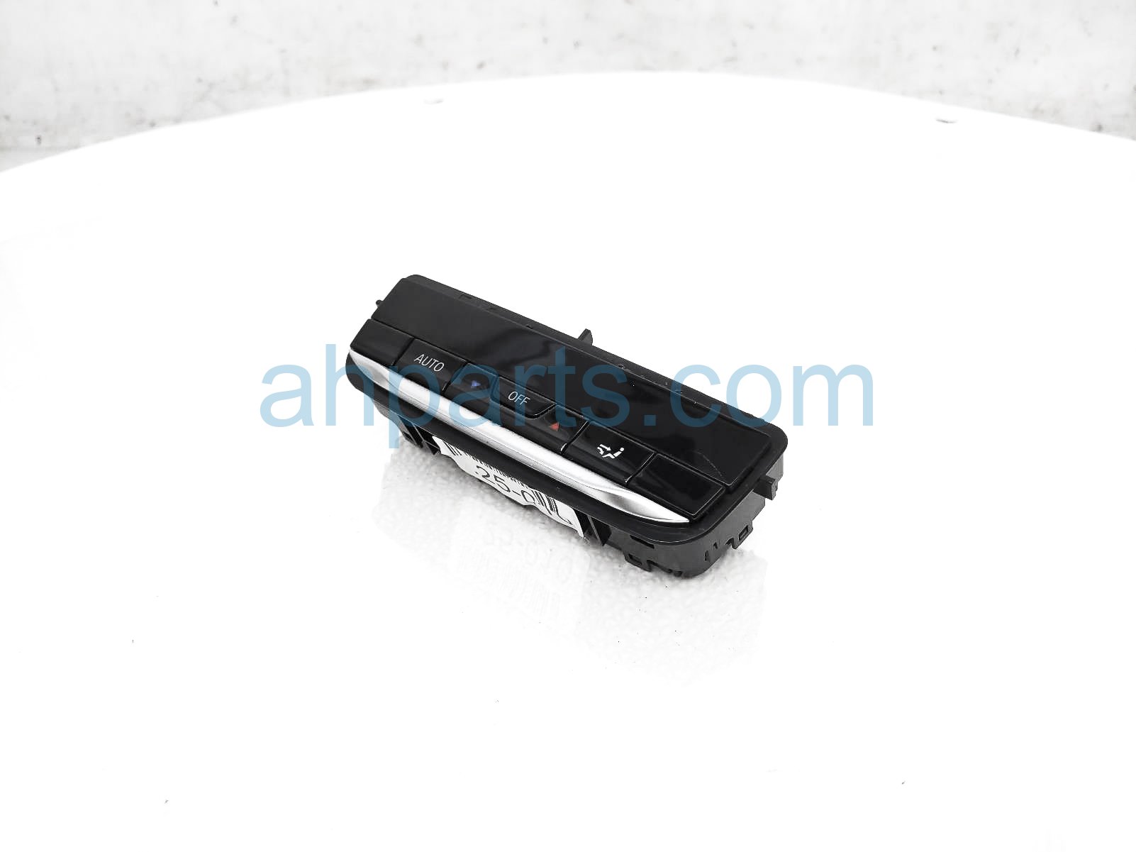 $70 BMW HEATER / AC CONTROL (REAR) $70 BMW HEATER / AC CONTROL (REAR)