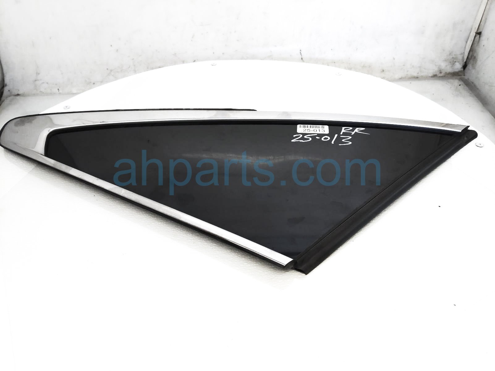 $125 Acura RH QUARTER WINDOW GLASS $125 Acura RH QUARTER WINDOW GLASS