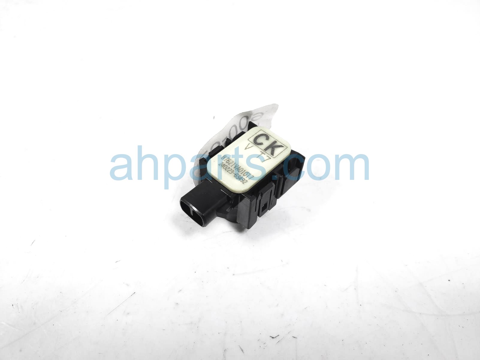 $75 Toyota SINGLE PARKING SENSOR - REAR - RED $75 Toyota SINGLE PARKING SENSOR - REAR - RED