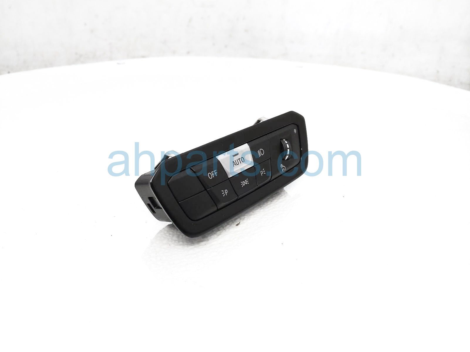 $125 BMW HEADLAMP SWITCH - DASH MTD $125 BMW HEADLAMP SWITCH - DASH MTD