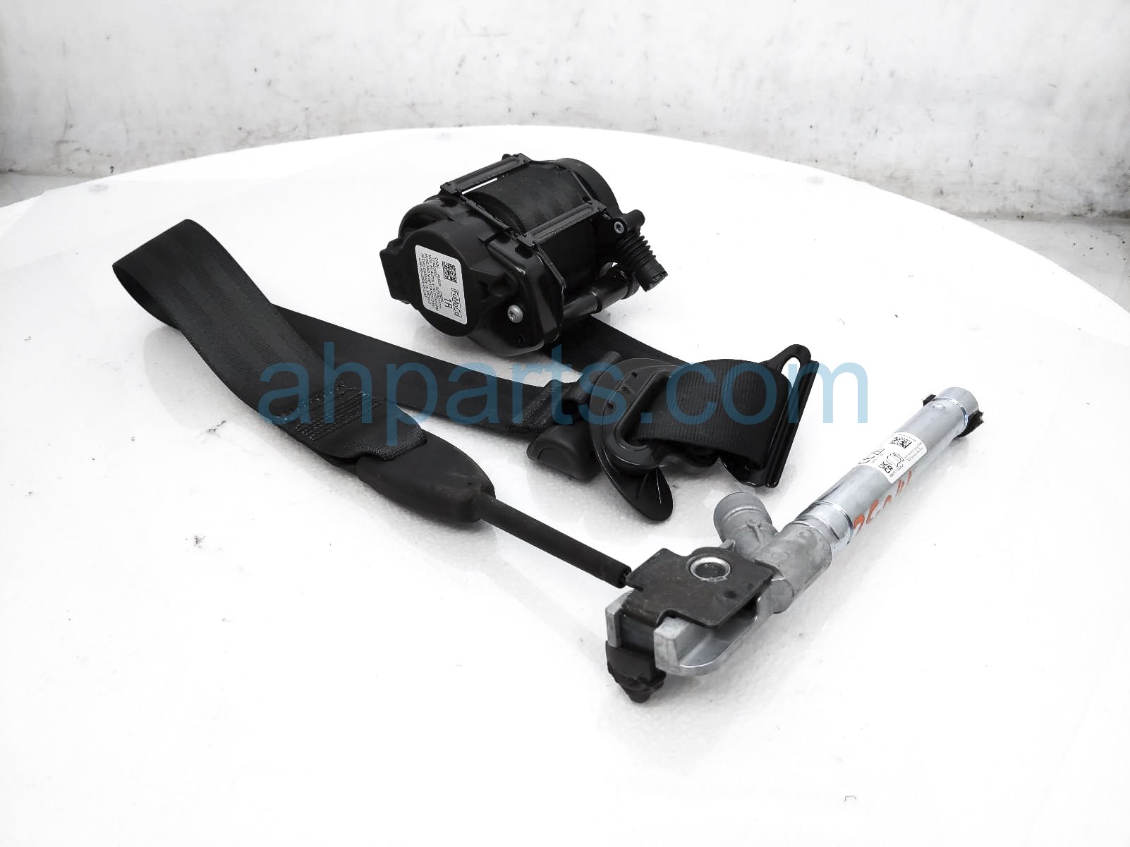$199 Ford FR/RH RETRACTOR + PRETENSIONER - BLK $199 Ford FR/RH RETRACTOR + PRETENSIONER - BLK