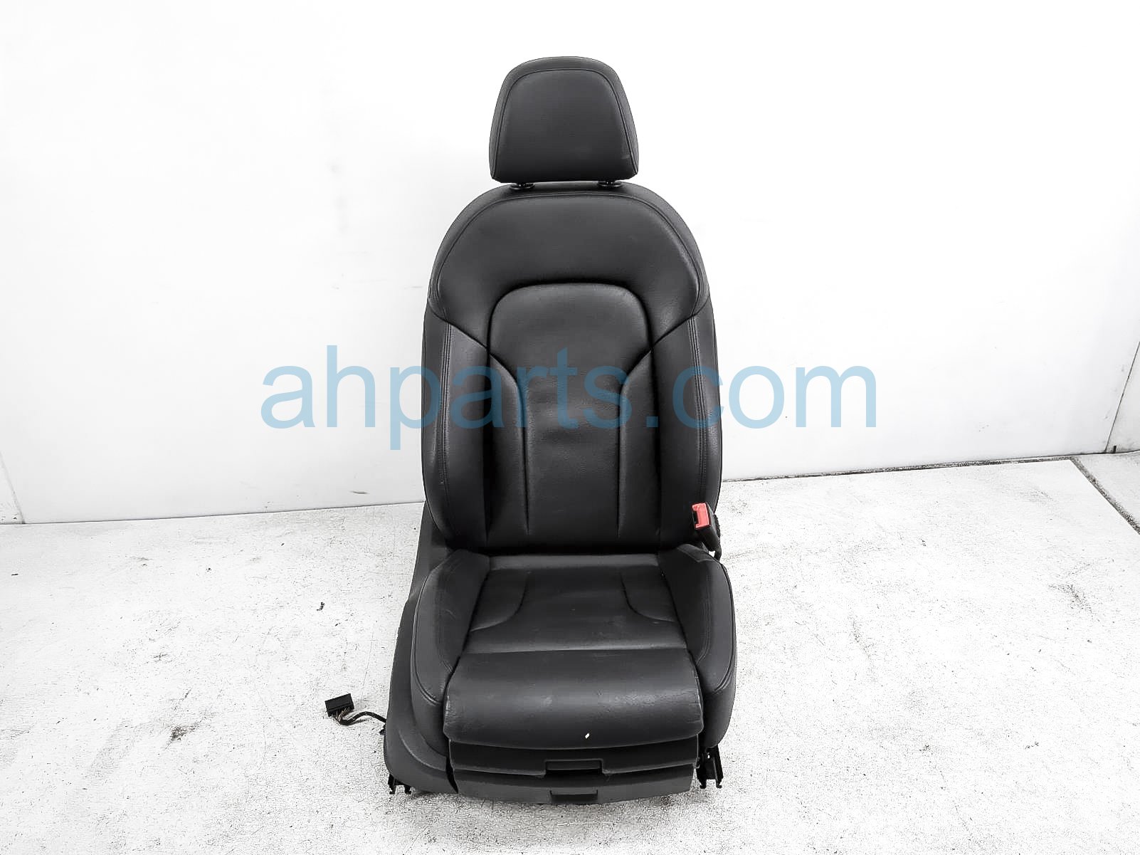 $125 Audi FR/RH SEAT - BLACK - W/ AIRBAG $125 Audi FR/RH SEAT - BLACK - W/ AIRBAG