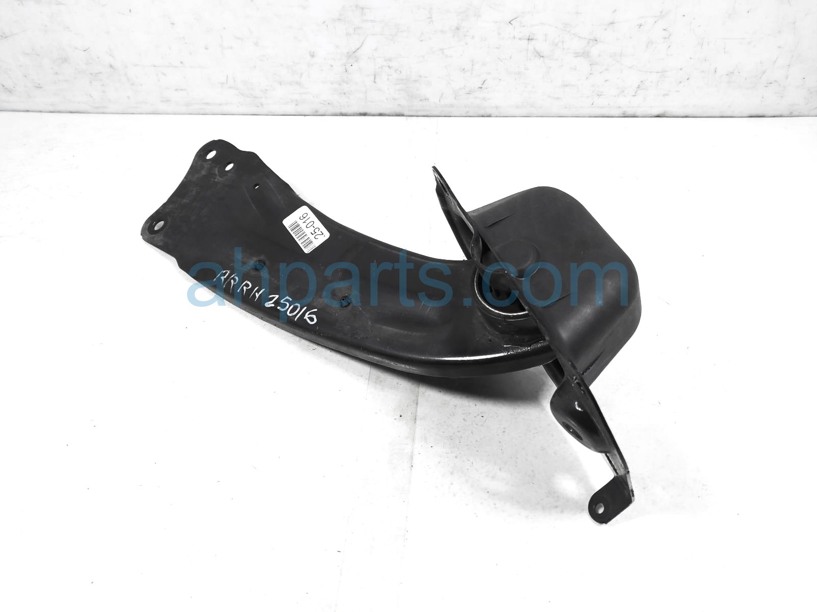 $45 Audi RR/RH TRAILING CONTROL ARM $45 Audi RR/RH TRAILING CONTROL ARM