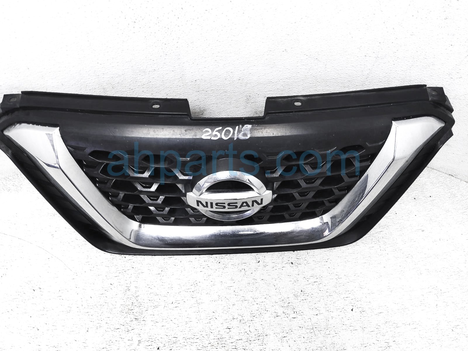 $225 Nissan UPPER GRILLE - CHROME SV $225 Nissan UPPER GRILLE - CHROME SV