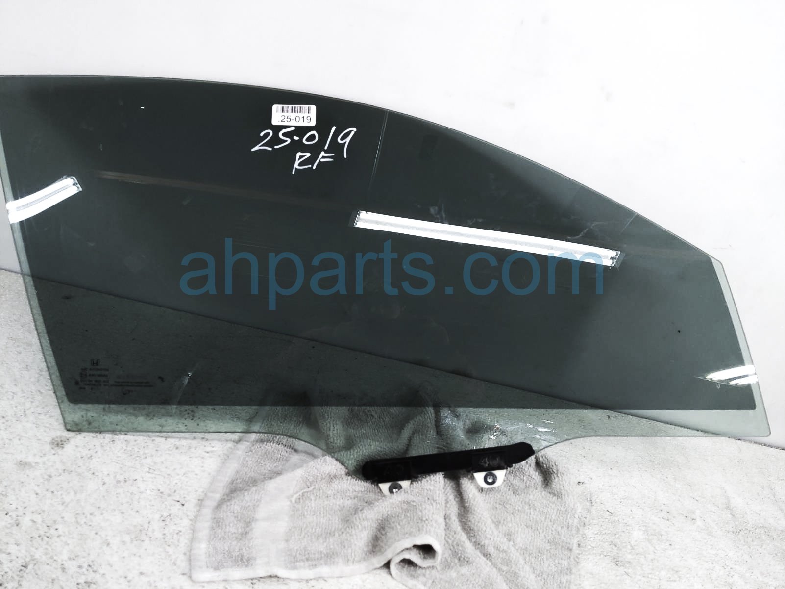 $100 Honda FR/RH DOOR GLASS WINDOW * $100 Honda FR/RH DOOR GLASS WINDOW *