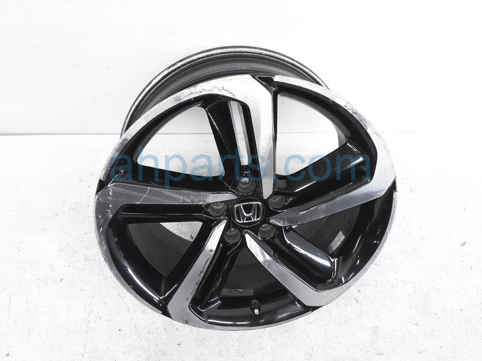 $225 Honda FR/LH WHEEL / RIM