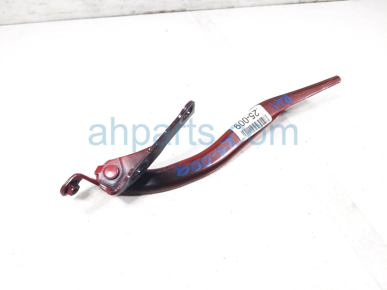 $35 Toyota RH HOOD HINGE - RED $35 Toyota RH HOOD HINGE - RED