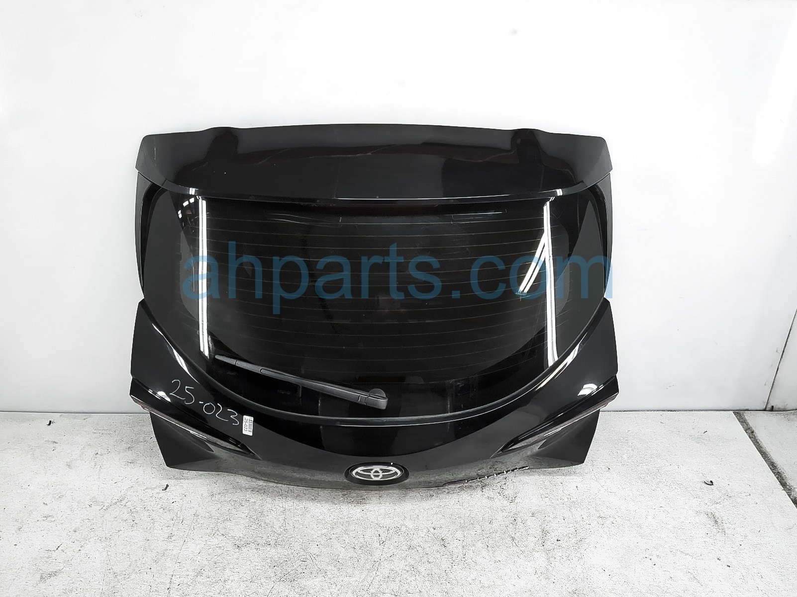 $1195 Toyota LIFT GATE / TAIL GATE - BLACK