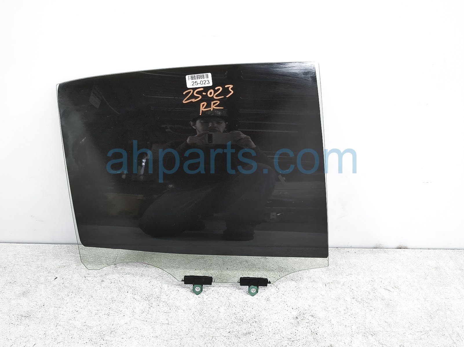 $75 Toyota RR/RH DOOR GLASS WINDOW* $75 Toyota RR/RH DOOR GLASS WINDOW*