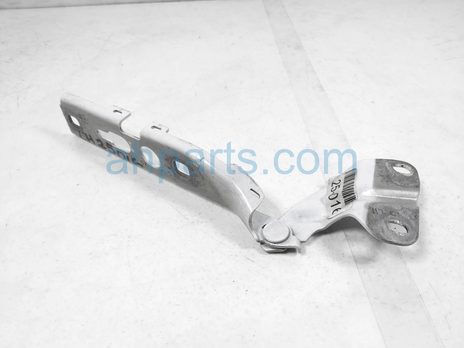 $20 Audi LH SIDE HOOD HINGE - WHITE $20 Audi LH SIDE HOOD HINGE - WHITE