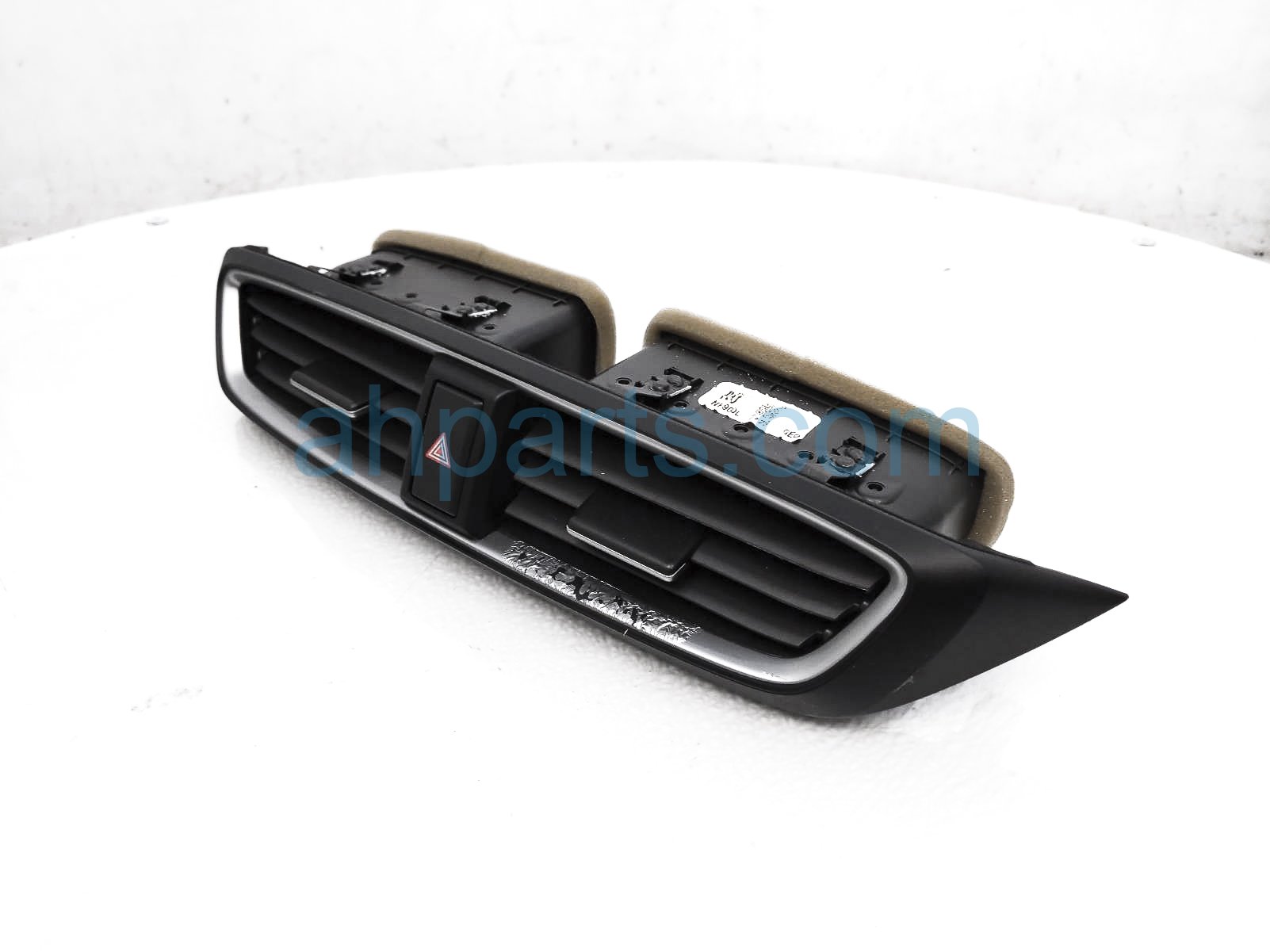 Sold 2018 Honda CR-V Center Dash Air Vent Outlet 77611-TLA-A01ZA,