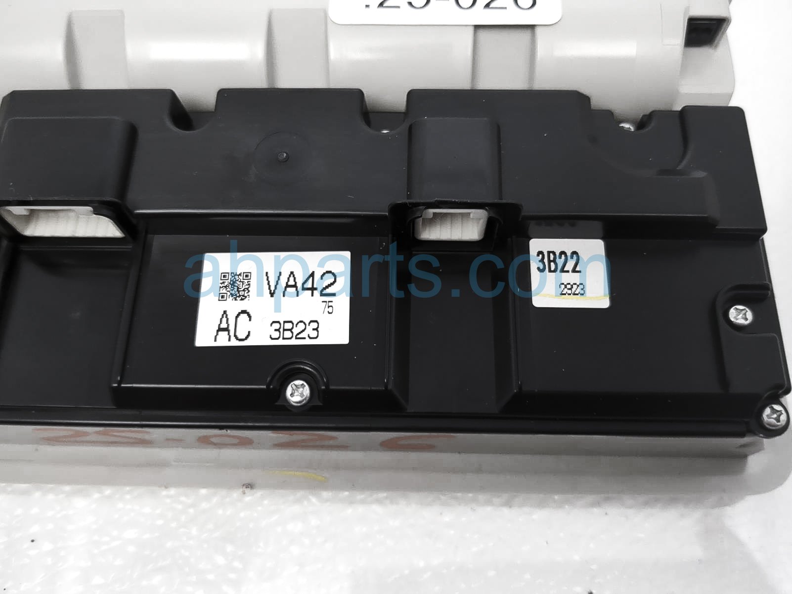 Sold 2023 Mazda Cx-50 Roof Console / Map Light - Grey * VA42-69