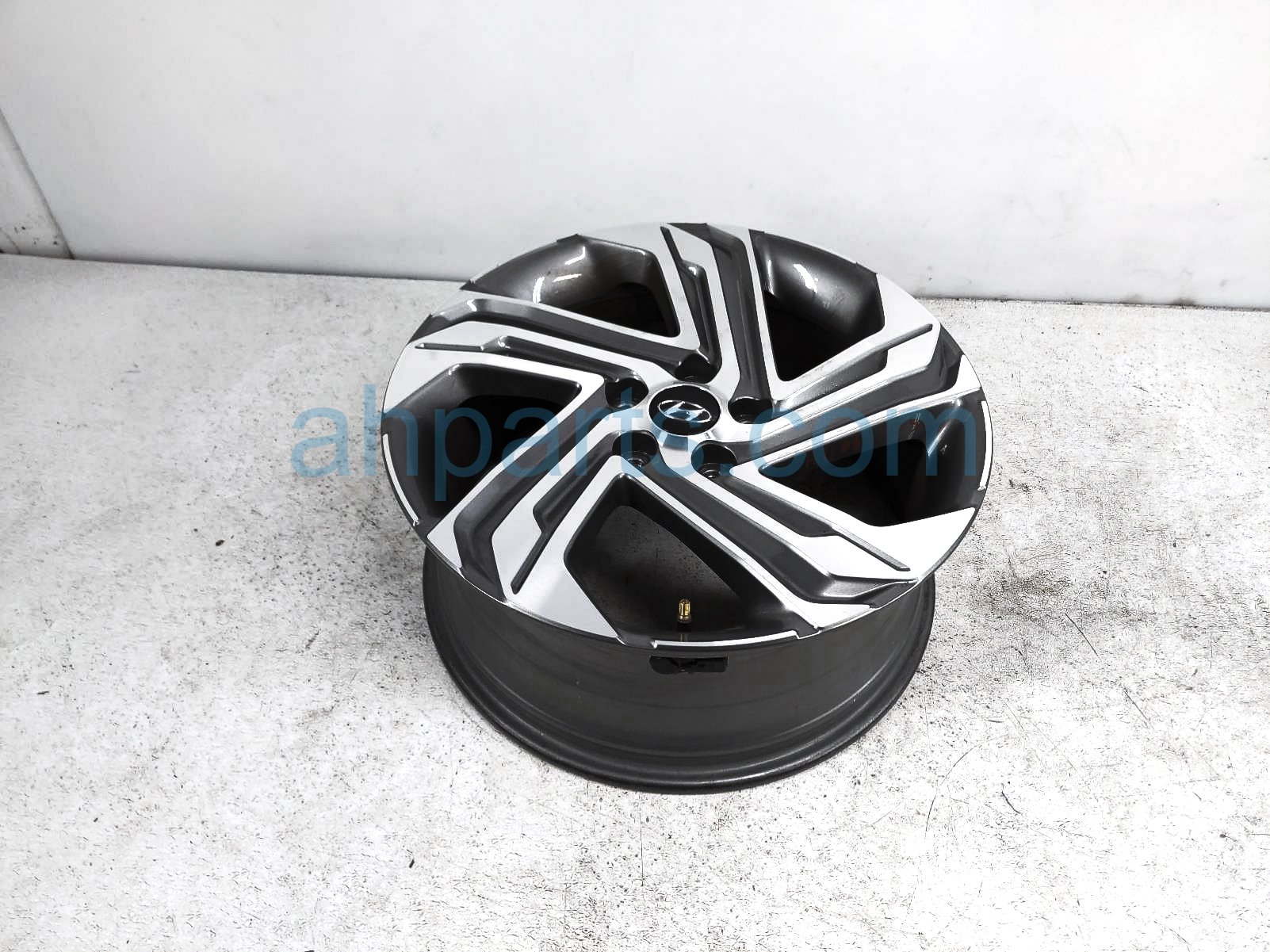 $299 Hyundai RR/LH WHEEL / RIM $299 Hyundai RR/LH WHEEL / RIM