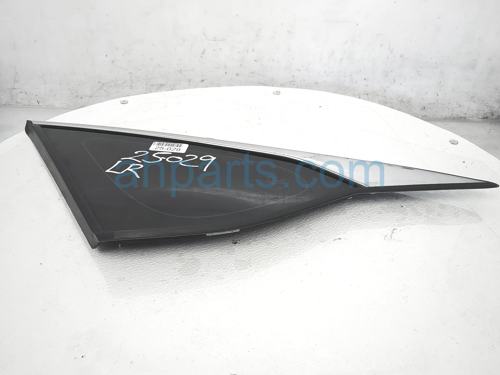 $75 Honda LH QUARTER WINDOW GLASS - CHROM $75 Honda LH QUARTER WINDOW GLASS - CHROM