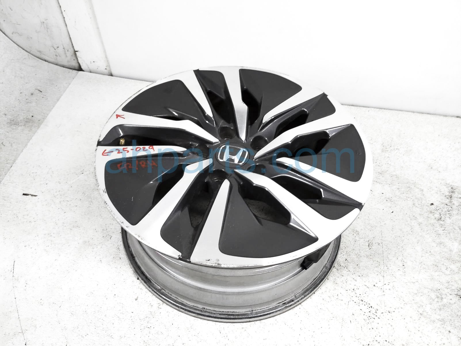 $175 Honda FR/RH WHEEL / RIM $175 Honda FR/RH WHEEL / RIM
