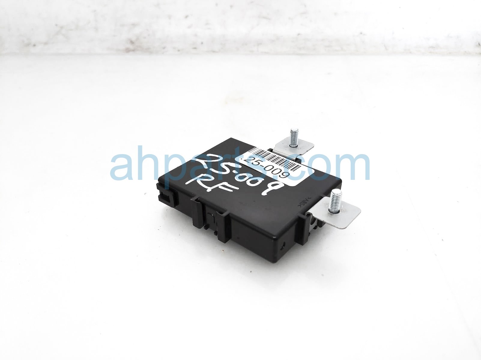 $75 Toyota ES GATEWAY CONTROL UNIT $75 Toyota ES GATEWAY CONTROL UNIT