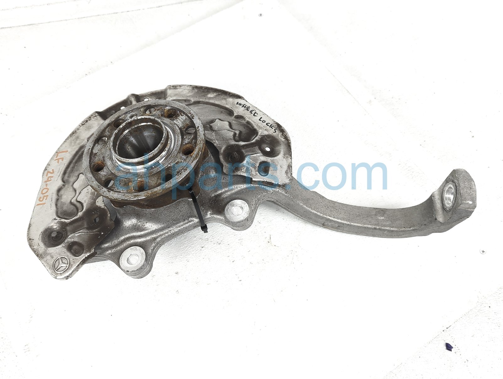 $175 Mercedes FR/LH SPINDLE KNUCKLE HUB - RWD $175 Mercedes FR/LH SPINDLE KNUCKLE HUB - RWD