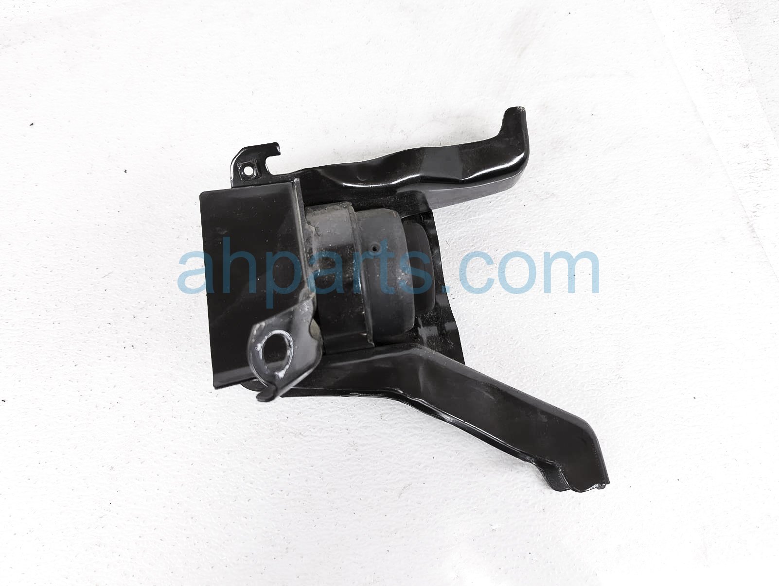 $79 Toyota RH SIDE ENGINE MOUNT - 2.0L - NOTES $79 Toyota RH SIDE ENGINE MOUNT - 2.0L - NOTES