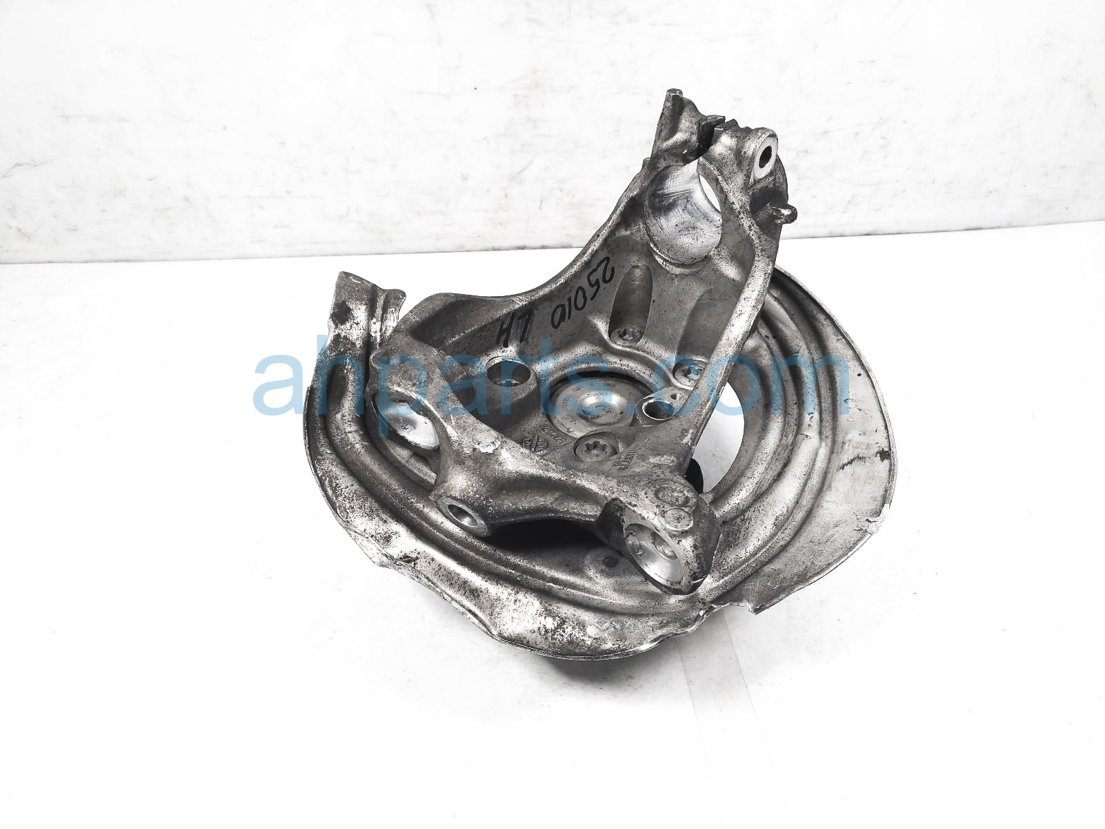 $200 BMW FR/LH SPINDLE KNUCKLE W/HUB ASSY * $200 BMW FR/LH SPINDLE KNUCKLE W/HUB ASSY *