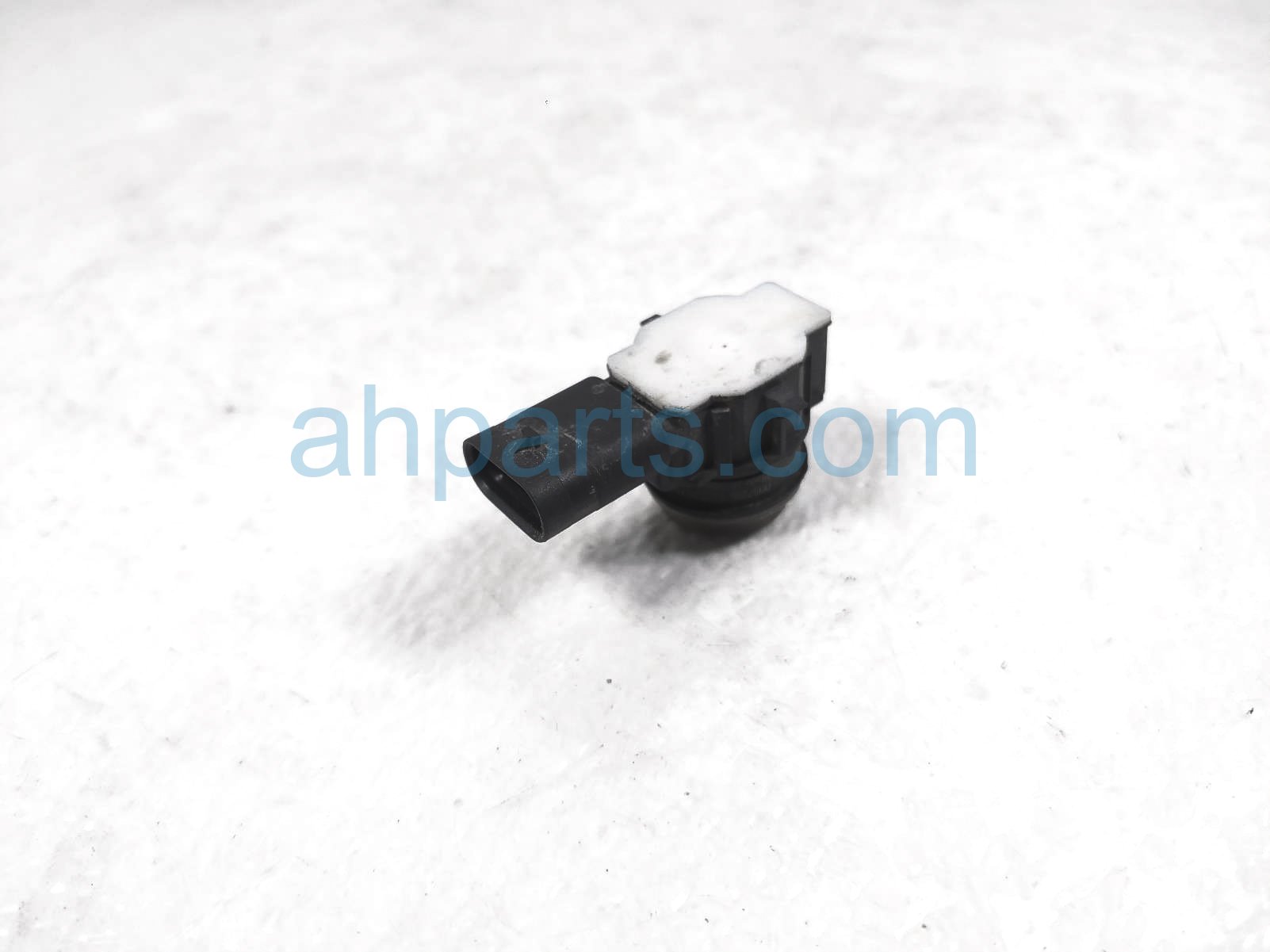 $25 Dodge REAR SINGLE PARKING SENSOR - BLACK $25 Dodge REAR SINGLE PARKING SENSOR - BLACK
