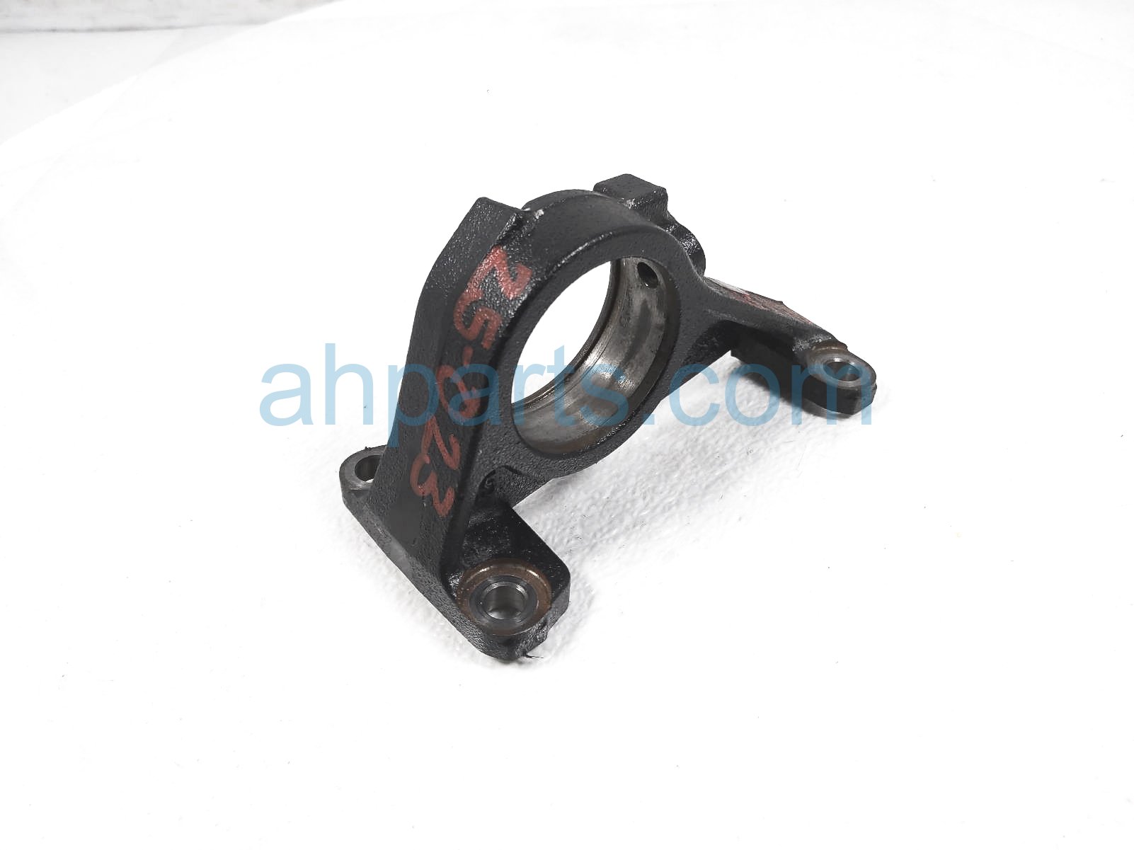 $99 Toyota DRIVE AXLE BEARING SUPPORT BRACKET $99 Toyota DRIVE AXLE BEARING SUPPORT BRACKET