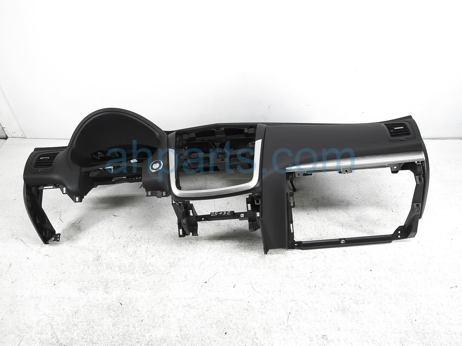 $195 Nissan DASHBOARD W/ AIRBAG - BLACK $195 Nissan DASHBOARD W/ AIRBAG - BLACK