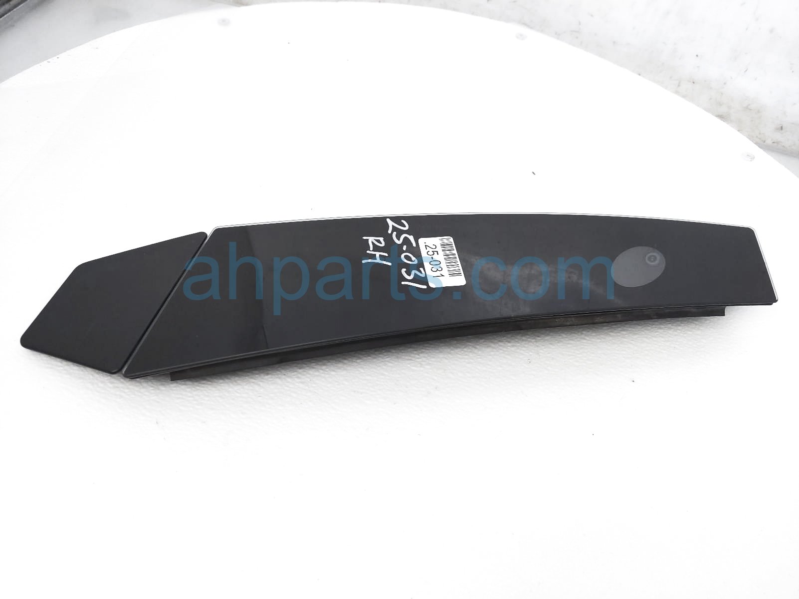 $75 Tesla RH B-PILLAR GLASS W/CAMERA $75 Tesla RH B-PILLAR GLASS W/CAMERA