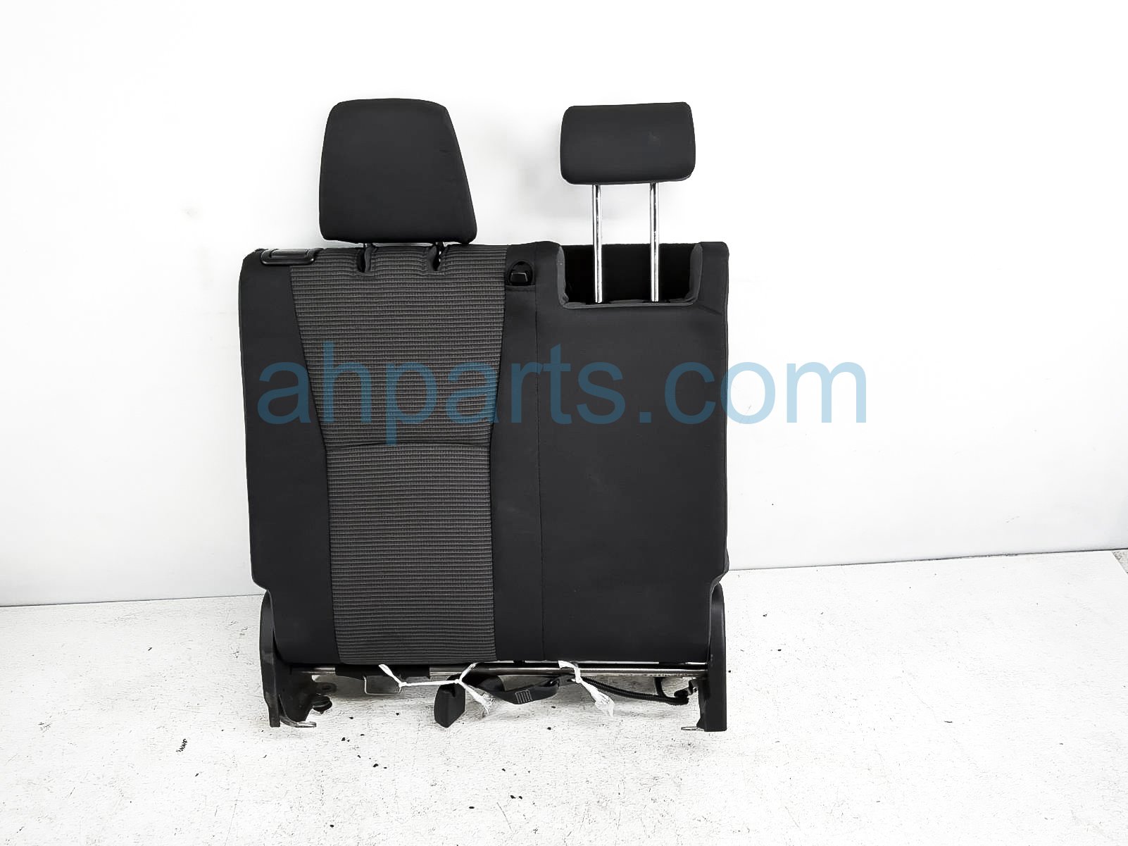 $125 Toyota 3RD ROW RH UPPER SEAT - BLACK CLOTH* $125 Toyota 3RD ROW RH UPPER SEAT - BLACK CLOTH*