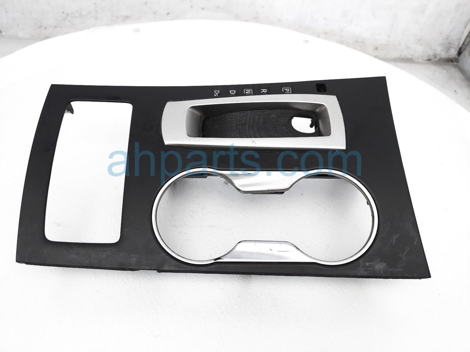 $125 Nissan CENTER CONSOLE UPPER TRIM PANEL $125 Nissan CENTER CONSOLE UPPER TRIM PANEL