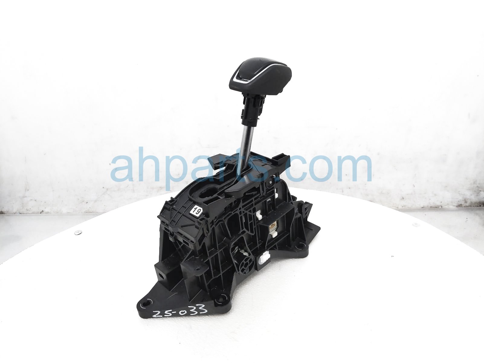 $70 Toyota A/T FLOOR SHIFTER W/KNOB ASSY - LE $70 Toyota A/T FLOOR SHIFTER W/KNOB ASSY - LE