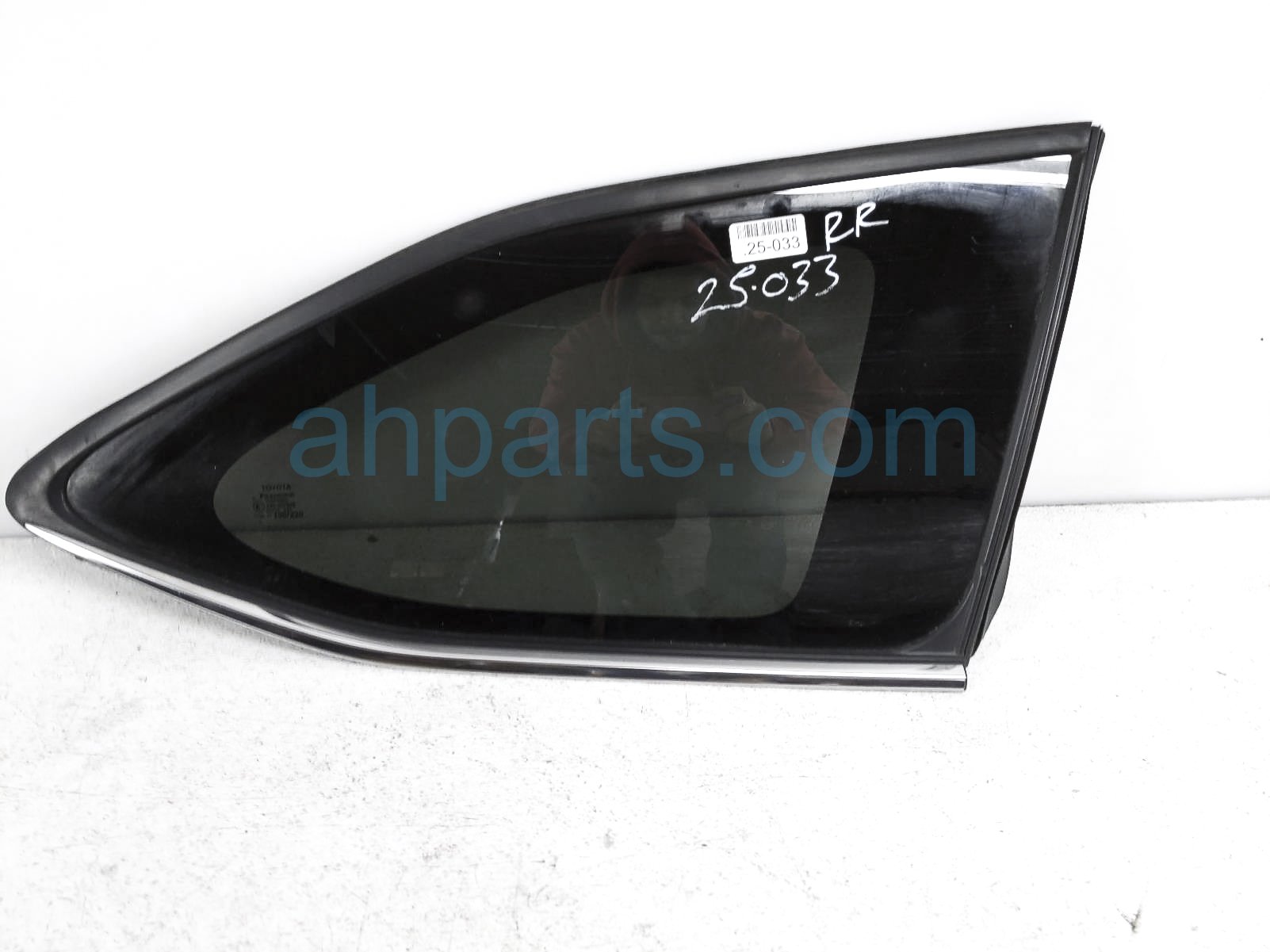 $125 Toyota RH QUARTER WINDOW GLASS $125 Toyota RH QUARTER WINDOW GLASS