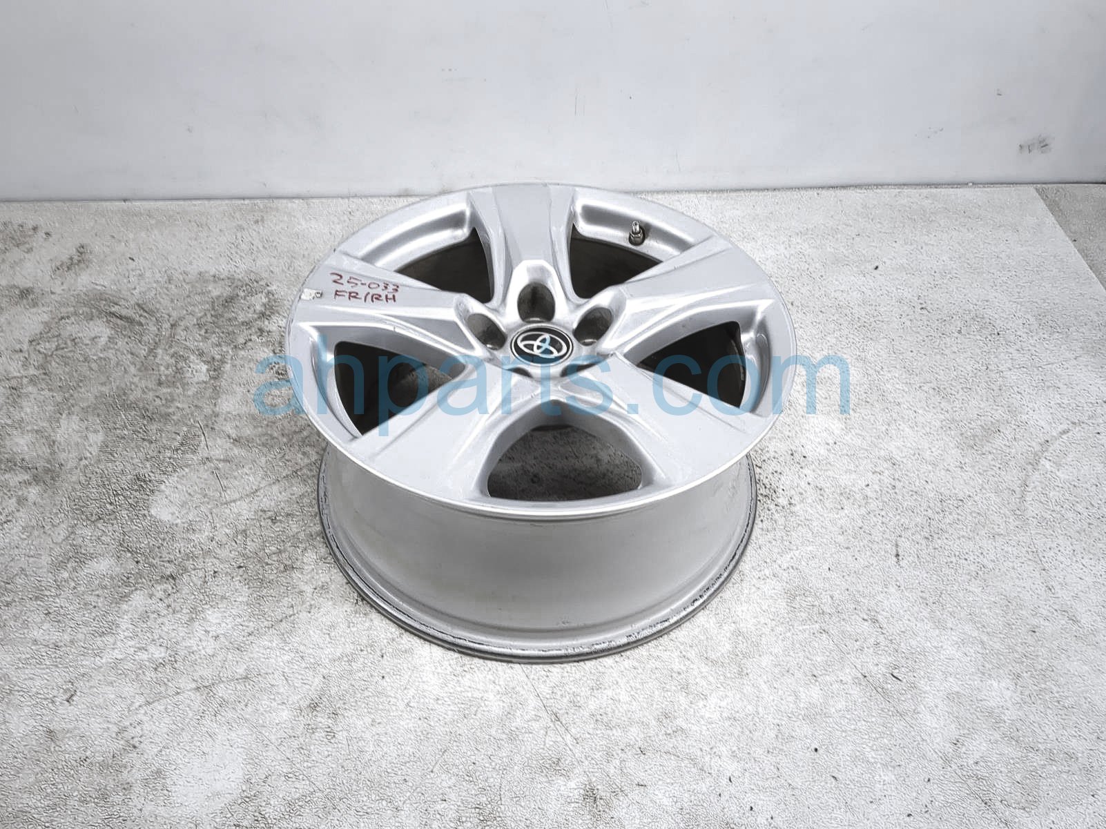 $175 Toyota FR/RH WHEEL / RIM * $175 Toyota FR/RH WHEEL / RIM *