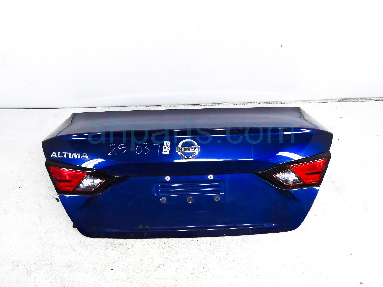 $750 Nissan TRUNK / DECKLID - BLUE $750 Nissan TRUNK / DECKLID - BLUE