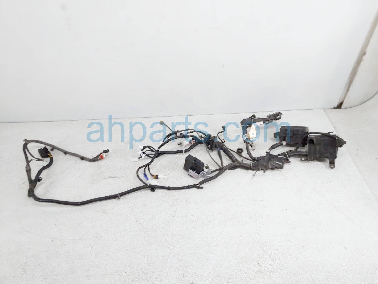 $299 Nissan ENGINE ROOM HARNESS W/ FUSEBOX - S $299 Nissan ENGINE ROOM HARNESS W/ FUSEBOX - S