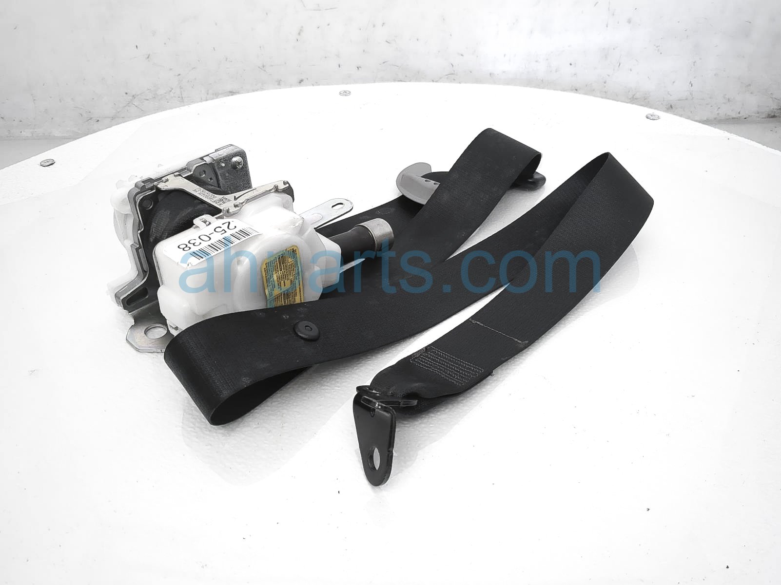 $175 Toyota FR/RH SEAT BELT - BLACK* *DIRTY $175 Toyota FR/RH SEAT BELT - BLACK* *DIRTY