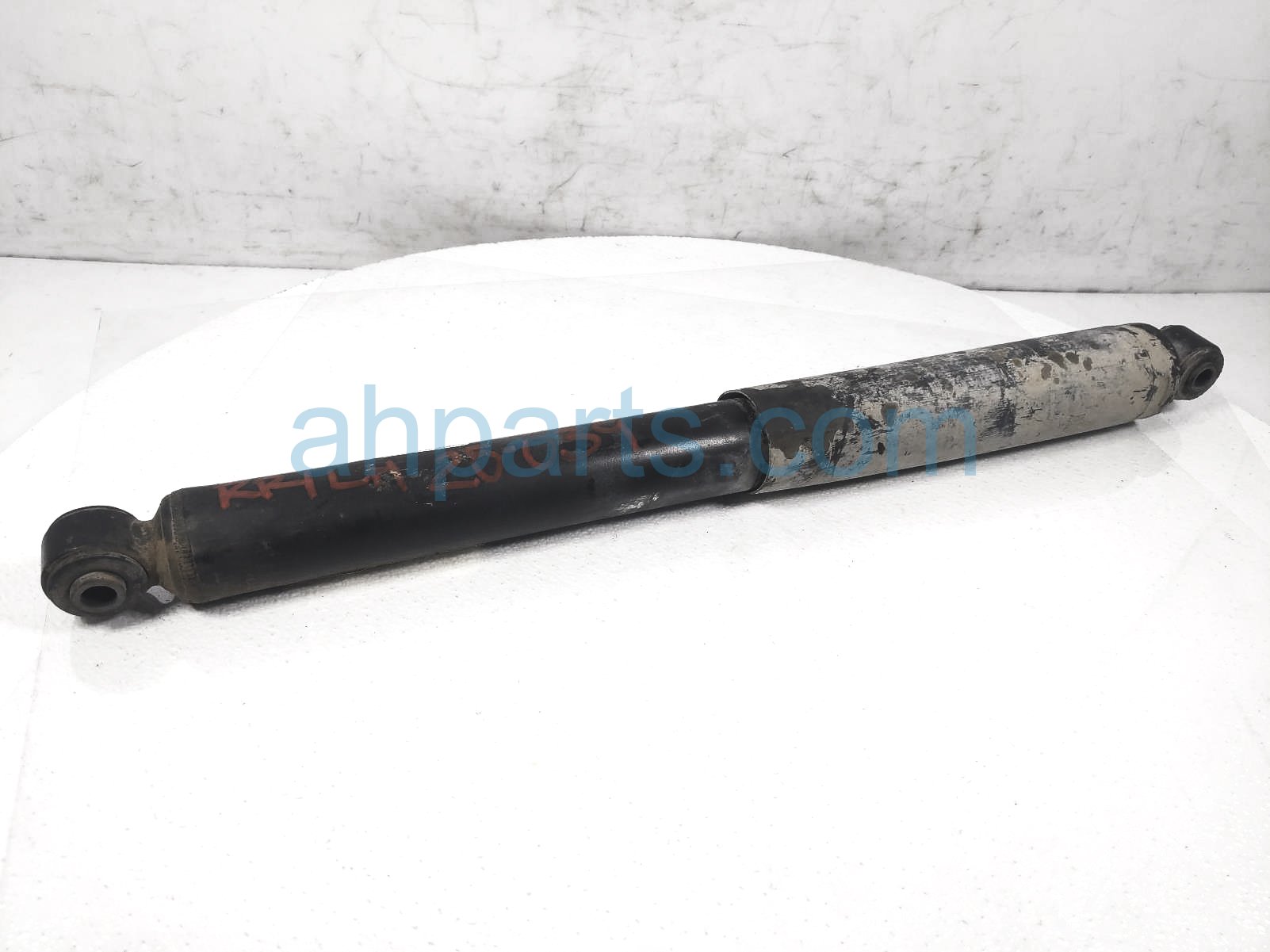 $65 Chevy RR/LH SHOCK ABSORBER - 2.7T 4X2 $65 Chevy RR/LH SHOCK ABSORBER - 2.7T 4X2