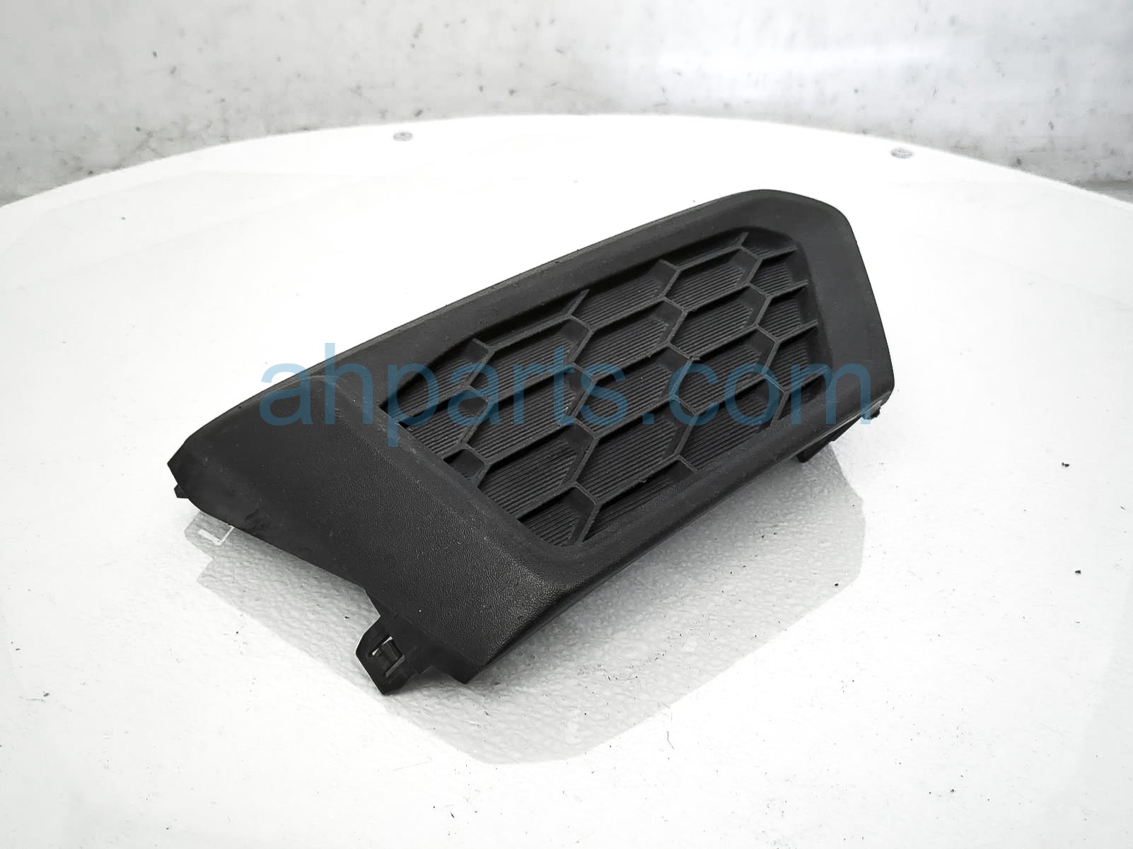 $10 Nissan FRONT LH END GRILLE GARNISH * $10 Nissan FRONT LH END GRILLE GARNISH *