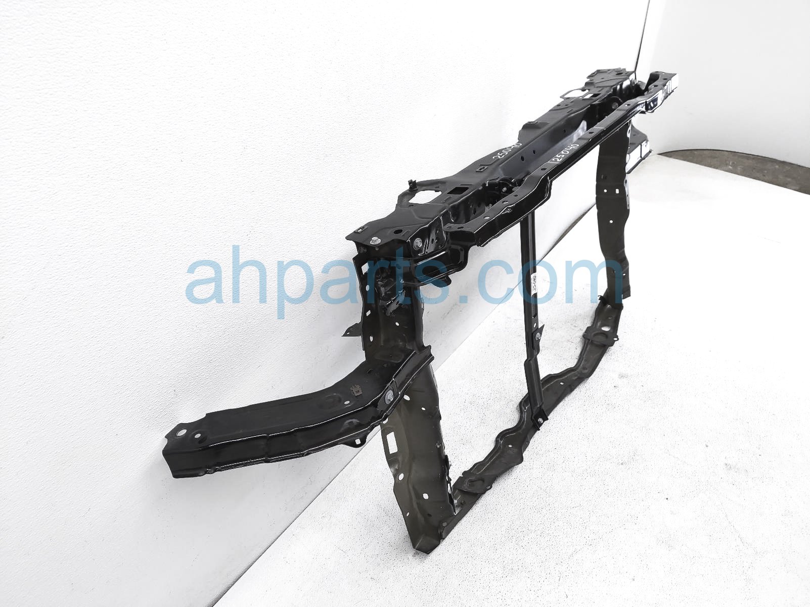 Sold 2025 Honda Pilot Radiator Core Support* 60400-T90-A00ZZ,