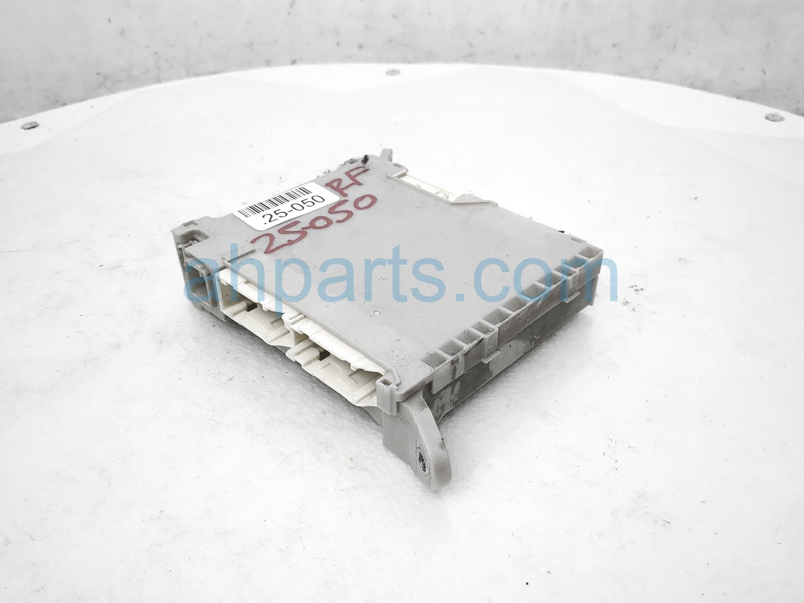 $59 Lexus RH JUNCTION BLOCK ASSY / FUSE BOX $59 Lexus RH JUNCTION BLOCK ASSY / FUSE BOX