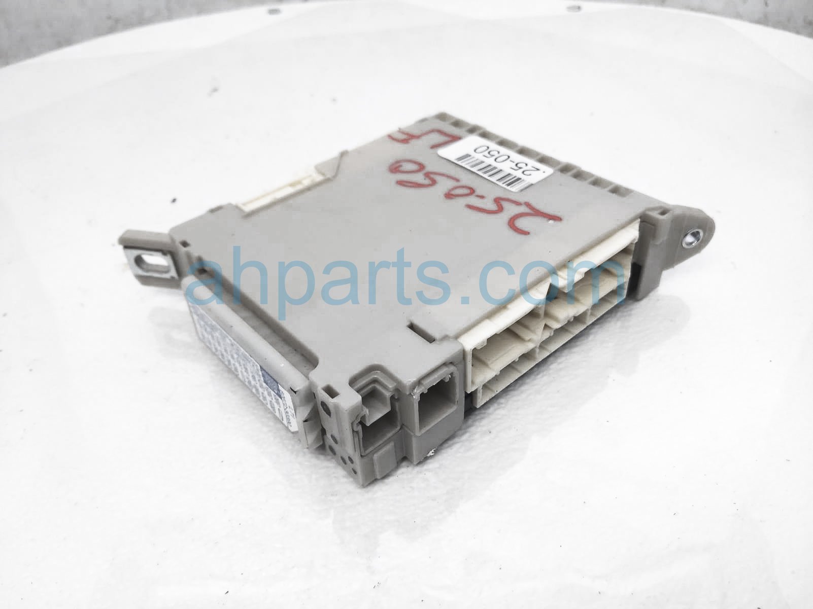 $59 Lexus LH MULTIPLEX NETWORK CABIN FUSE BOX $59 Lexus LH MULTIPLEX NETWORK CABIN FUSE BOX