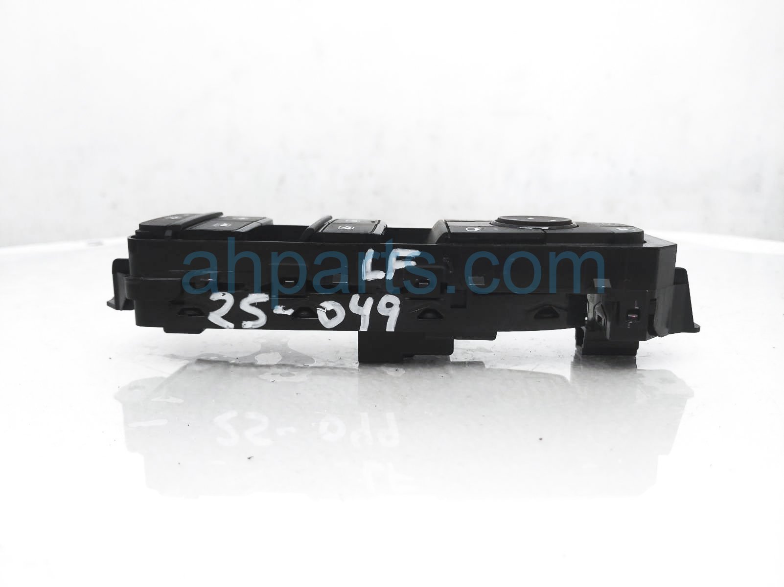 Sold 2022 Nissan Pathfinder Power / Master Window Control Switch