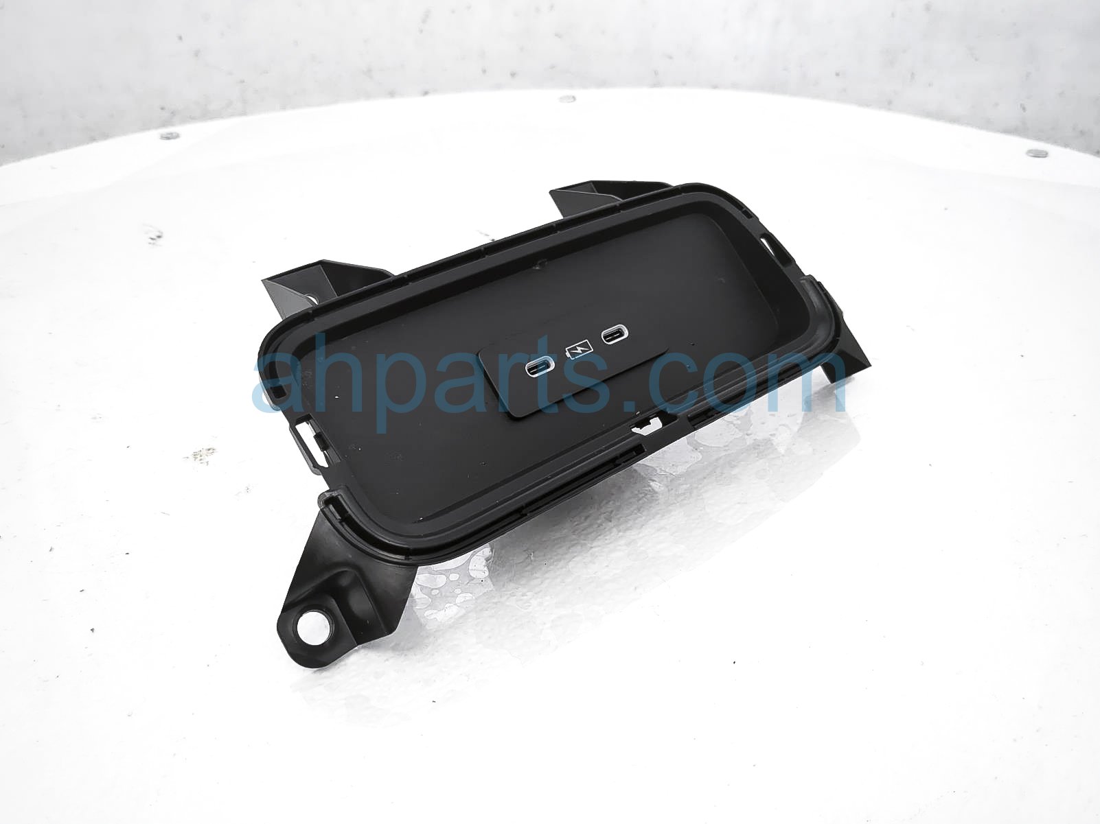$40 Honda CONSOLE REAR CHARGE PORT W/TRIM- BLK $40 Honda CONSOLE REAR CHARGE PORT W/TRIM- BLK