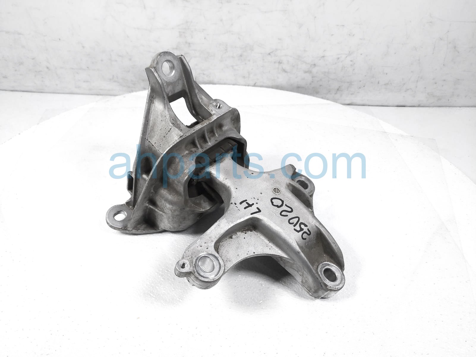 $75 Honda LH TRANSMISSION MOUNT W/BRACKET-1.5T $75 Honda LH TRANSMISSION MOUNT W/BRACKET-1.5T