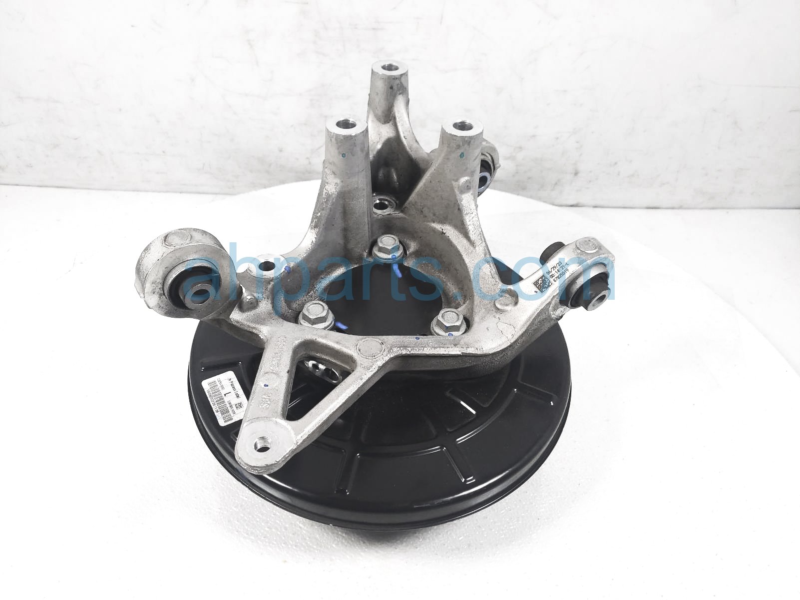 $75 Chevy RR/LH SPINDLE KNUCKLE HUB - FWD