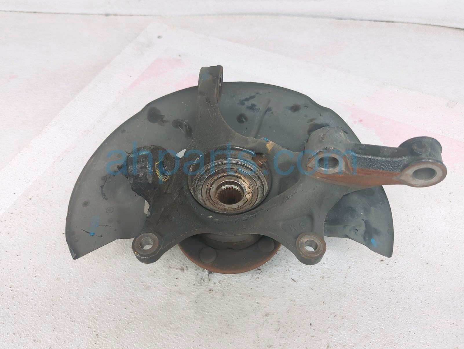 $119 Toyota FR/LH SPINDLE KNUCKLE HUB - 2.5L $119 Toyota FR/LH SPINDLE KNUCKLE HUB - 2.5L