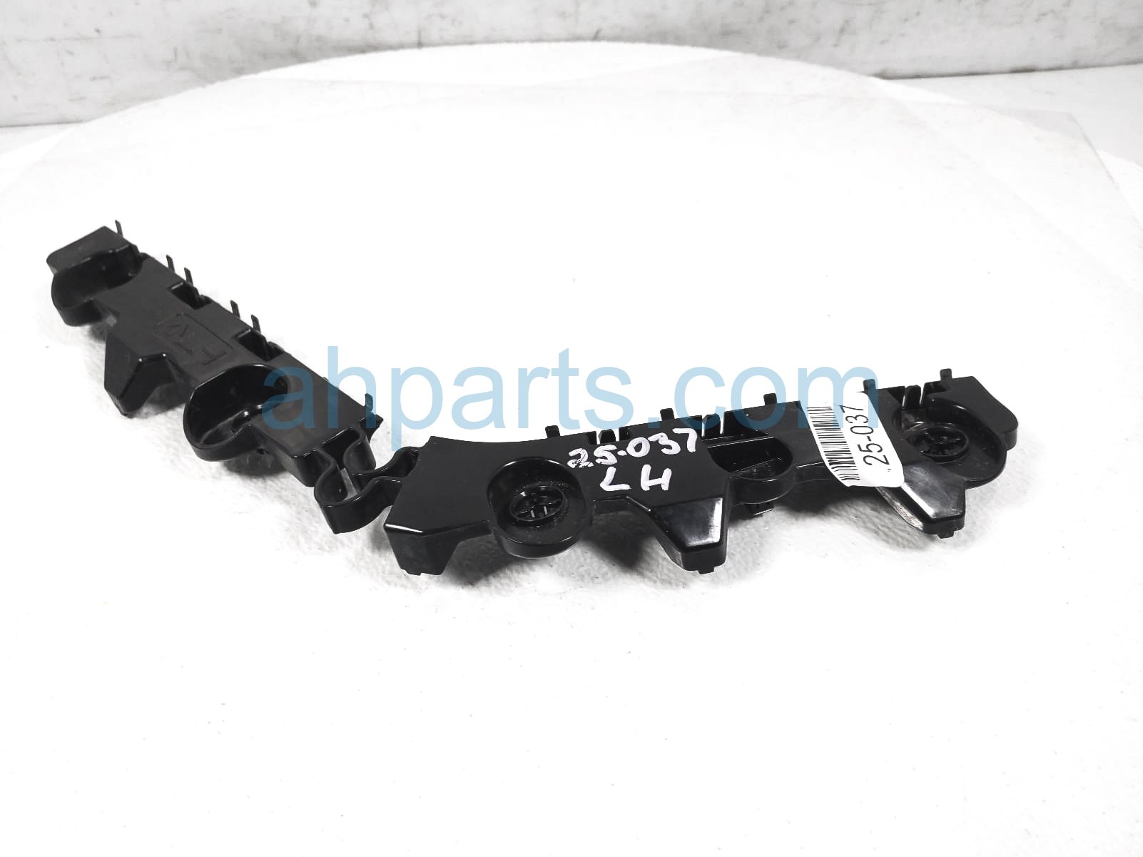 $15 Nissan RR/LH BUMPER SIDE BRACKET $15 Nissan RR/LH BUMPER SIDE BRACKET